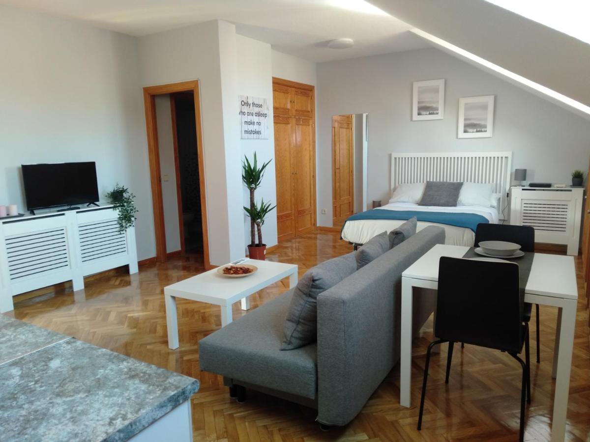 Airport Ifema Barajas Home Мадрид Екстериор снимка