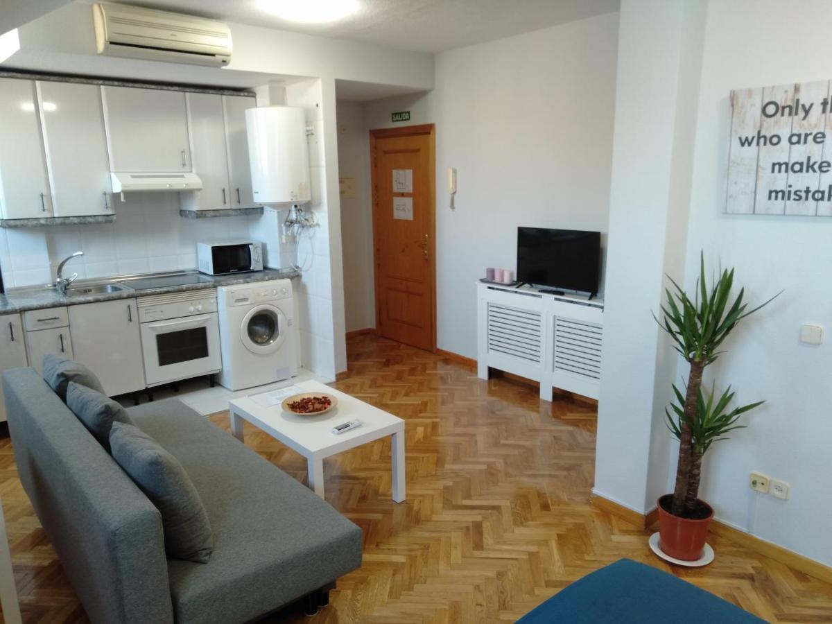 Airport Ifema Barajas Home Мадрид Екстериор снимка